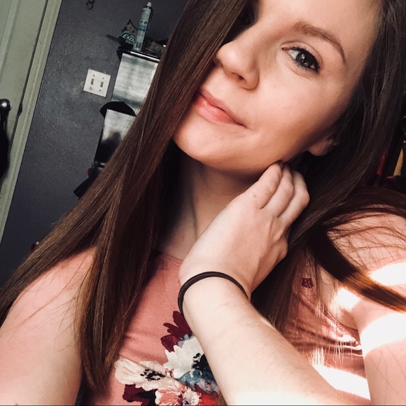 Meet your Posher, Emily - Picture 1 of 1